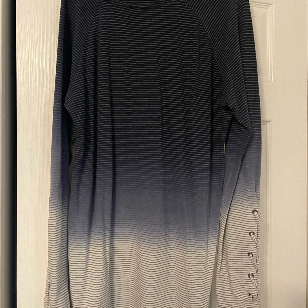 Blue/white tye dye striped braided sleeve